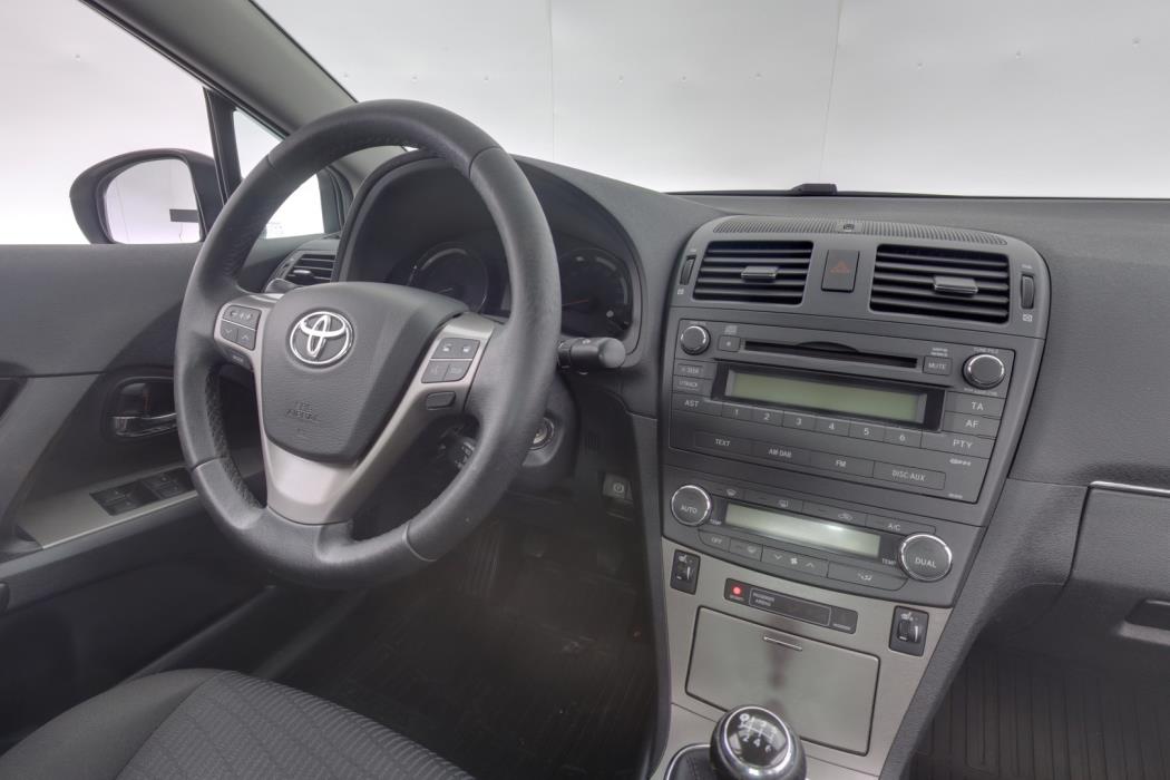 TOYOTA Avensis 2010