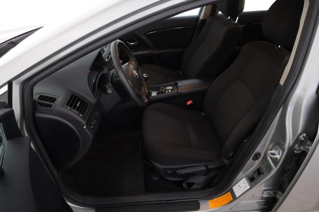 TOYOTA Avensis 2010
