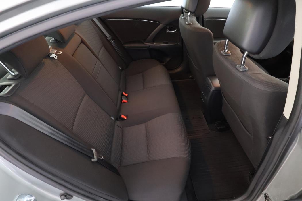 TOYOTA Avensis 2010