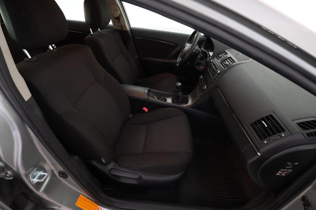 TOYOTA Avensis 2010