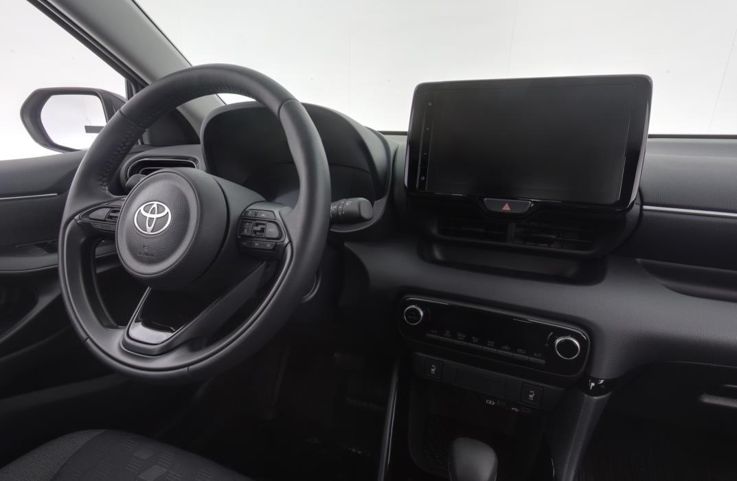 TOYOTA YARIS 2024