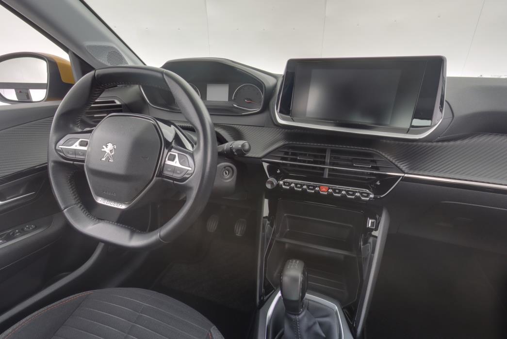 PEUGEOT 208 2020