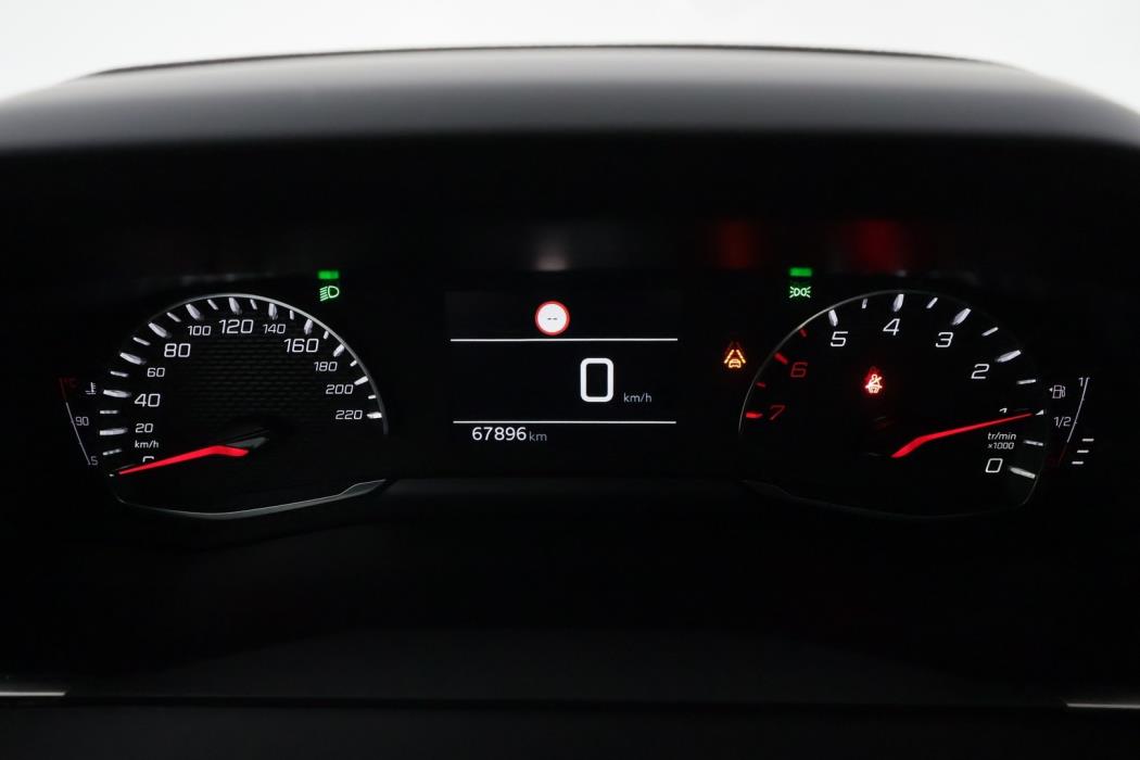 PEUGEOT 208 2020