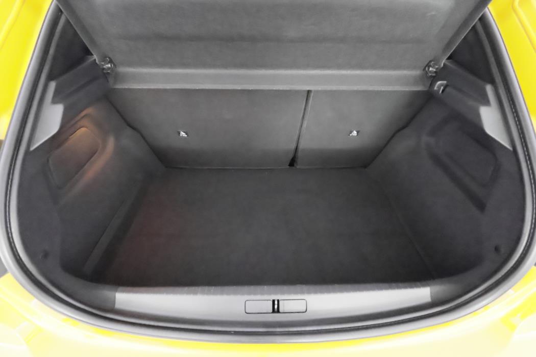 PEUGEOT 208 2020