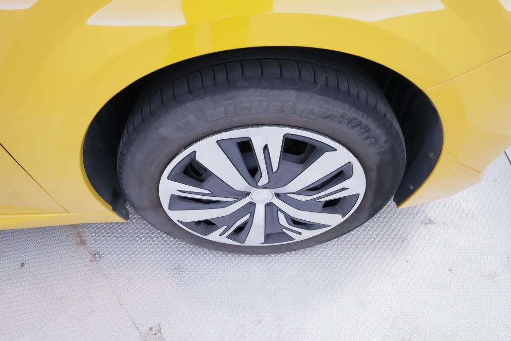 PEUGEOT 208 2020
