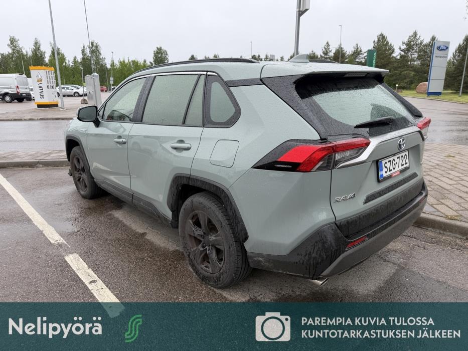 TOYOTA RAV4 2021