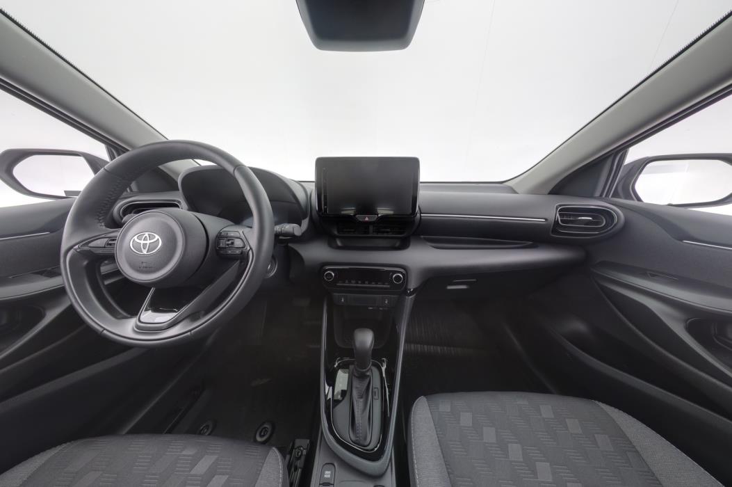 TOYOTA YARIS 2025