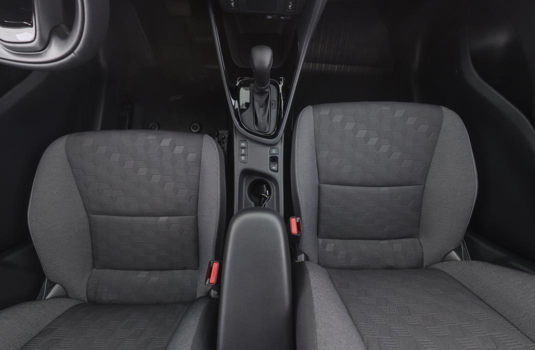 TOYOTA YARIS 2025