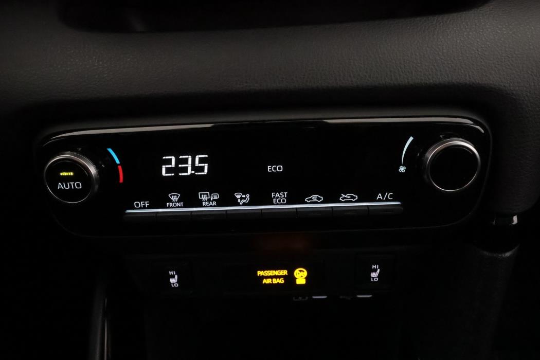 TOYOTA YARIS 2025