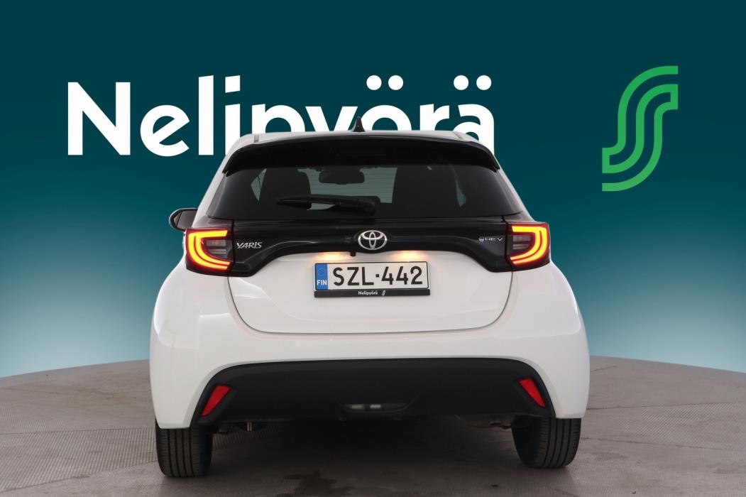 TOYOTA YARIS 2025