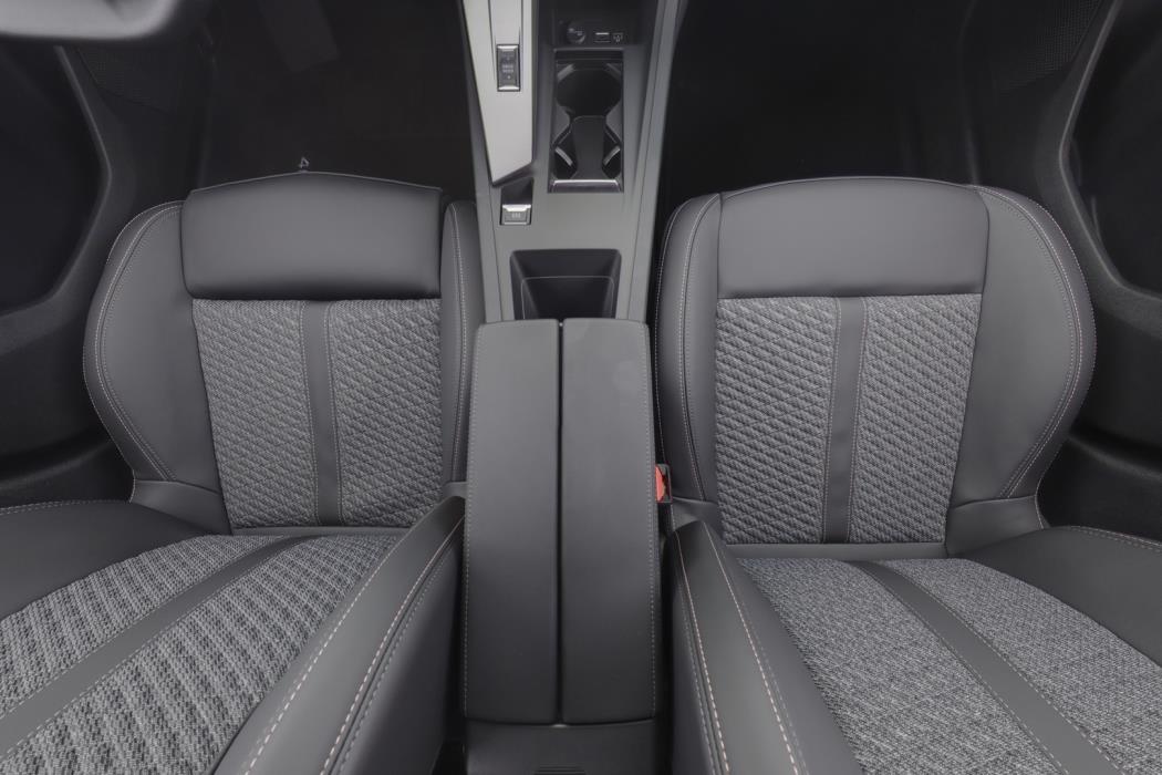 PEUGEOT 408 2026