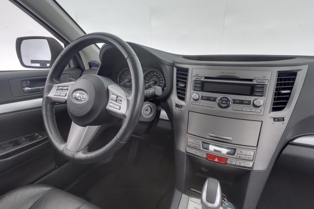 SUBARU Outback 2010