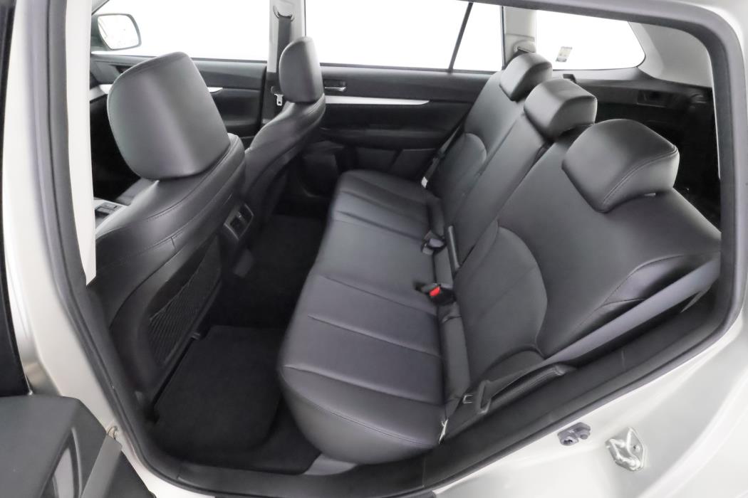 SUBARU Outback 2010
