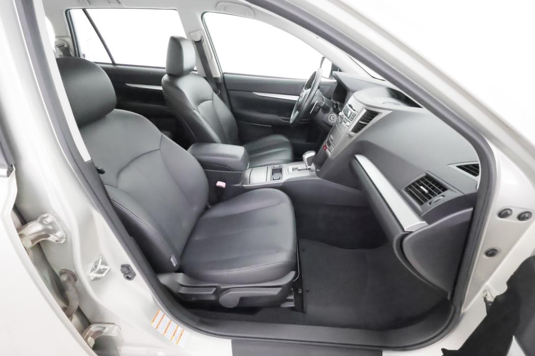 SUBARU Outback 2010