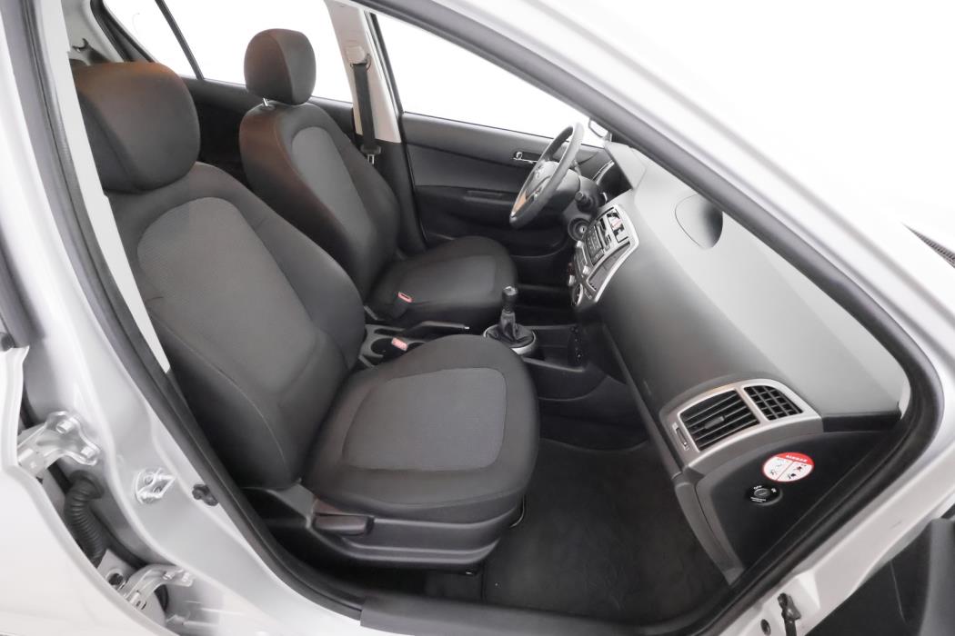 HYUNDAI i20 5d 2013