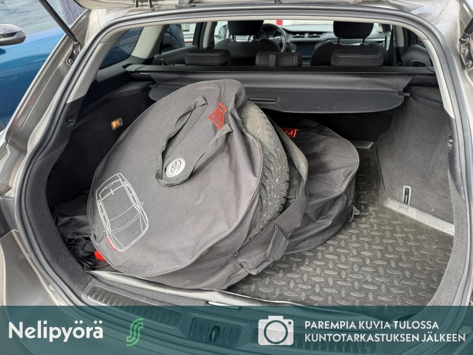 TOYOTA Avensis 2017