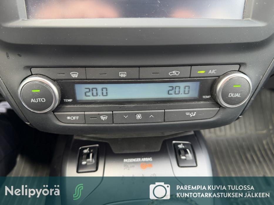 TOYOTA Avensis 2017