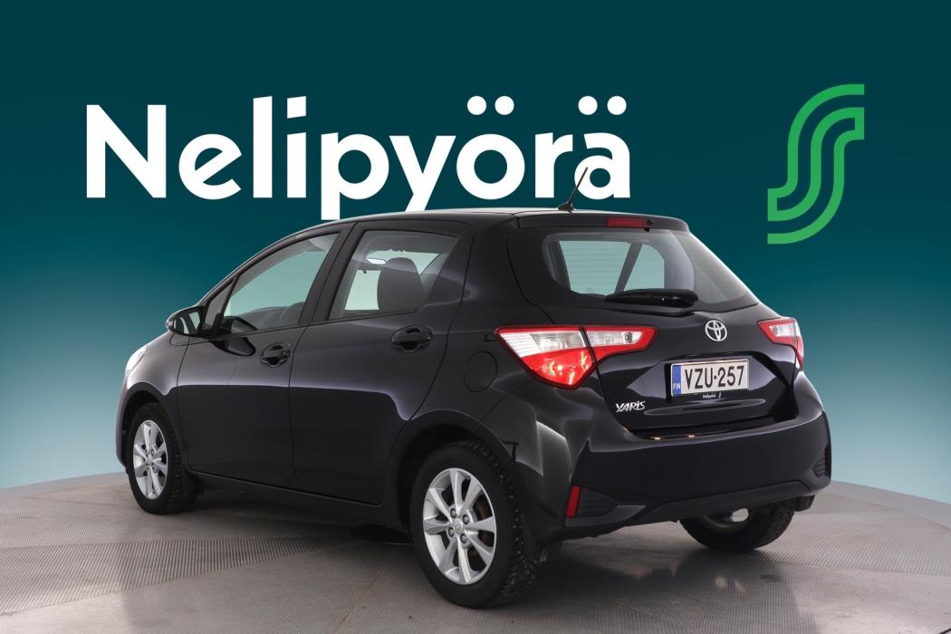 TOYOTA Yaris 2018