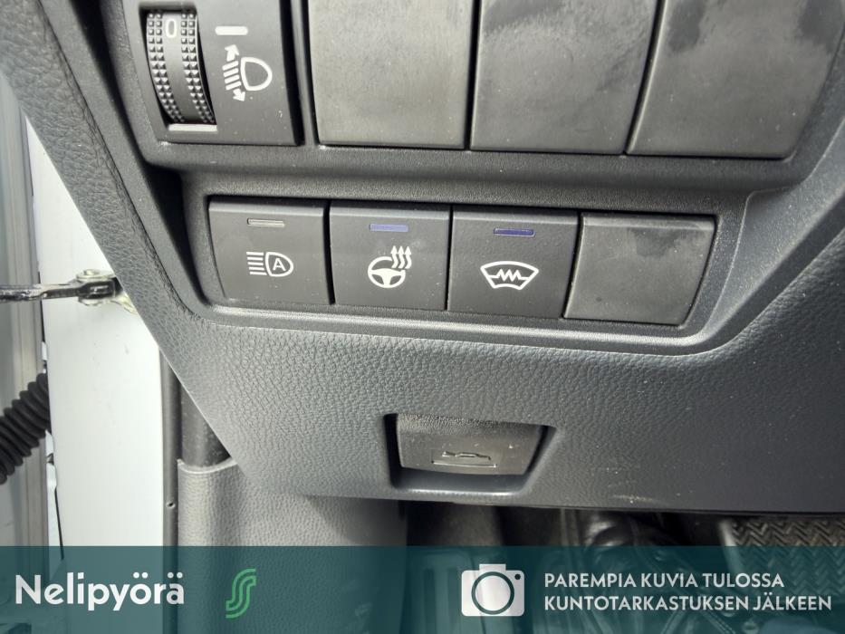 TOYOTA Yaris Cross 2025
