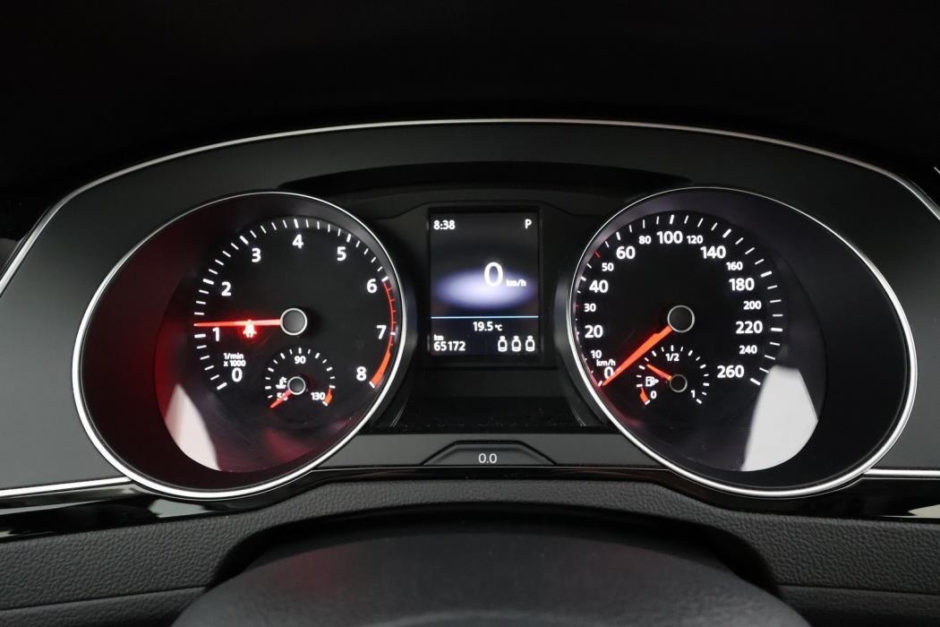 VOLKSWAGEN Passat 2022