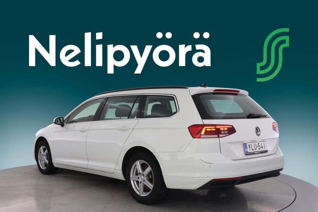 VOLKSWAGEN Passat 2022