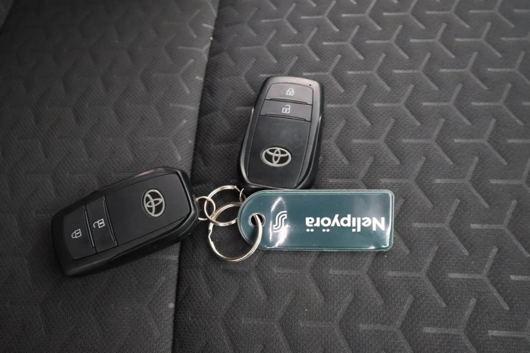 TOYOTA Yaris Cross 2024