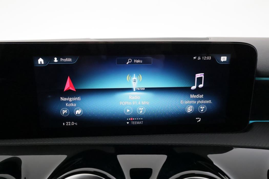 MERCEDES-BENZ A 2022