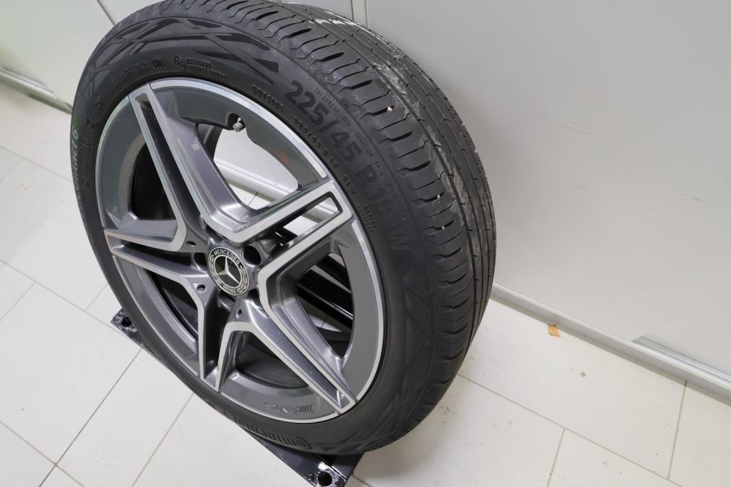 MERCEDES-BENZ A 2022