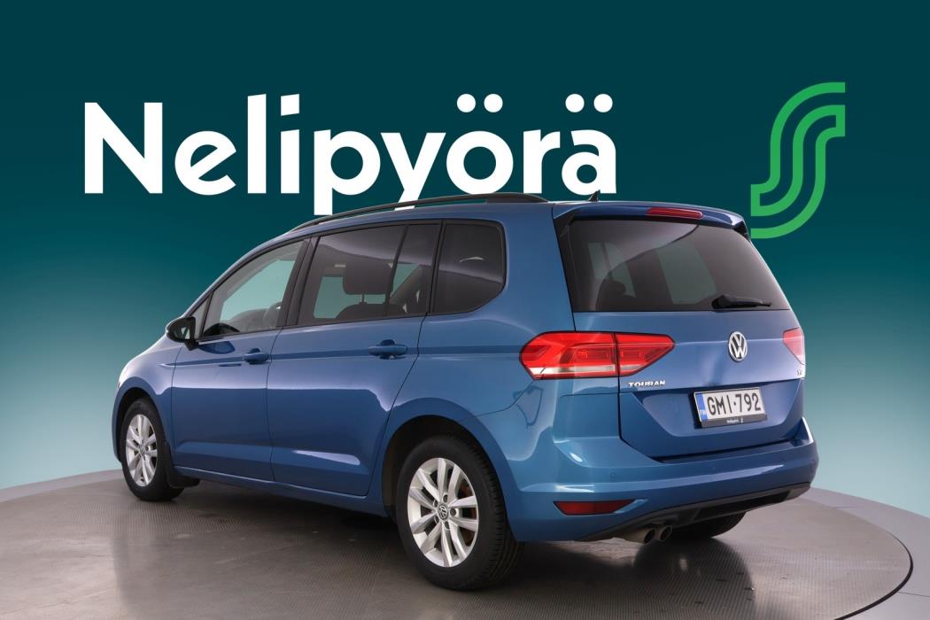 VOLKSWAGEN Touran 2016