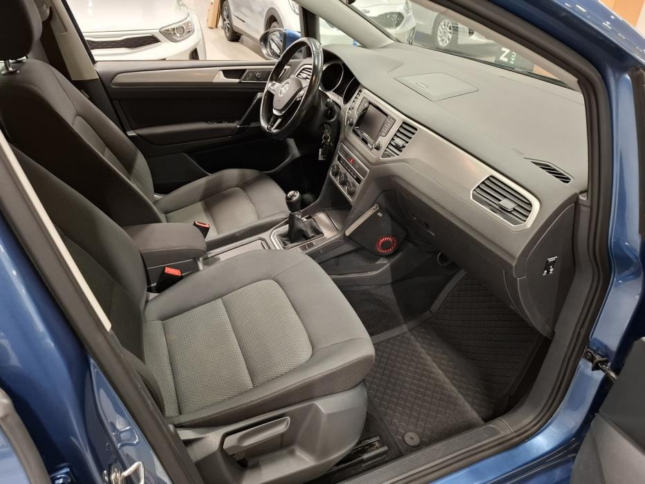 VOLKSWAGEN Golf Sportsvan 2014