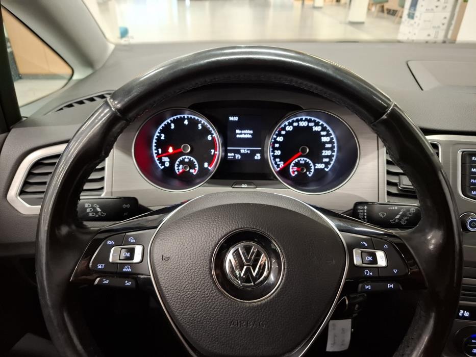 VOLKSWAGEN Golf Sportsvan 2014