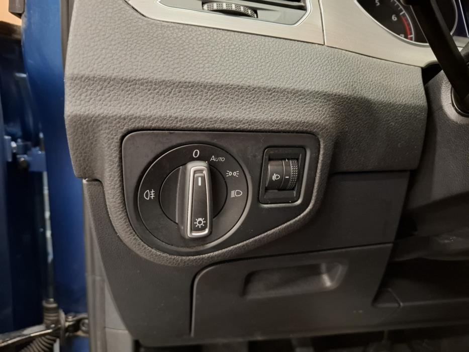 VOLKSWAGEN Golf Sportsvan 2014