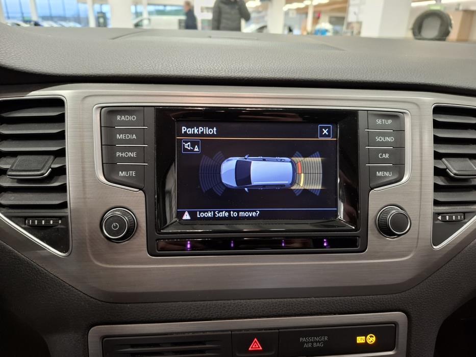 VOLKSWAGEN Golf Sportsvan 2014