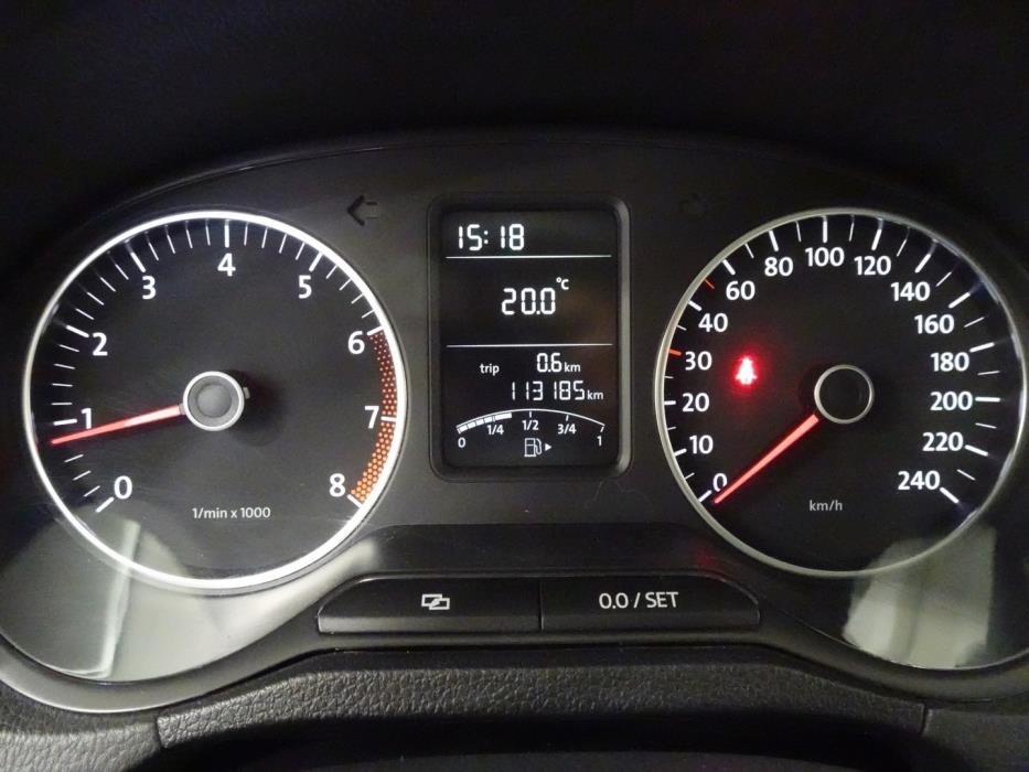 VOLKSWAGEN Polo 2011