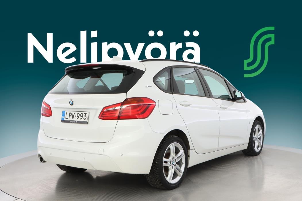 BMW 225 2019
