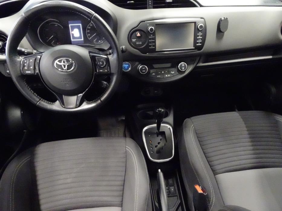 TOYOTA Yaris 2018