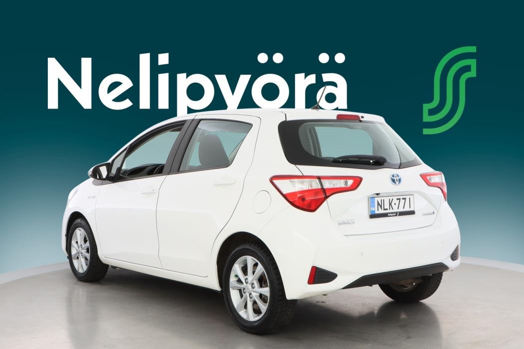 TOYOTA Yaris 2018