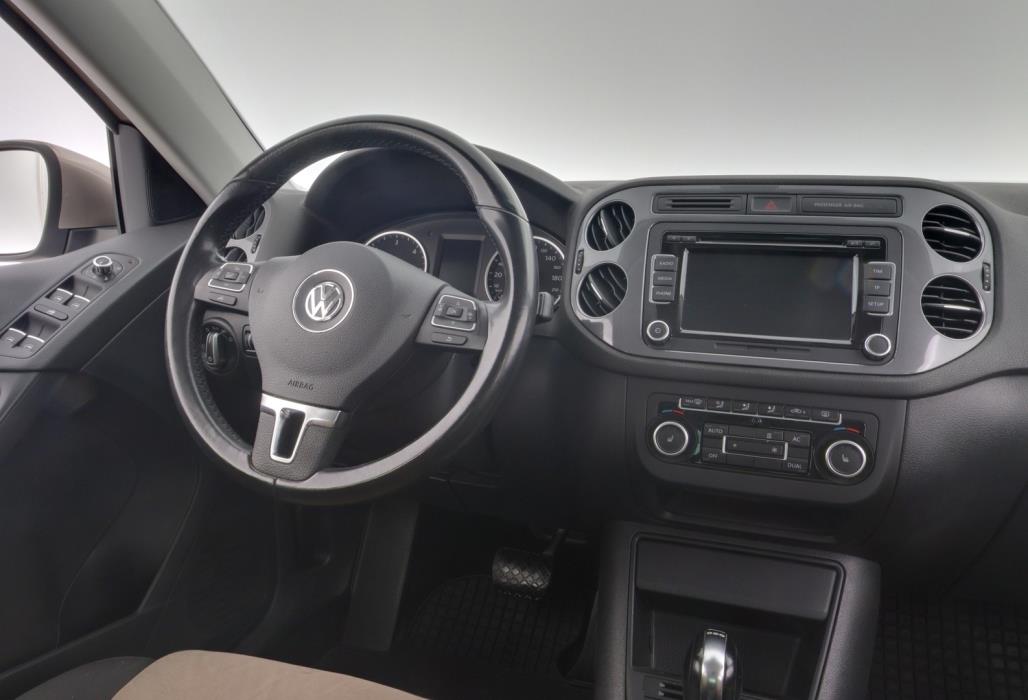 VOLKSWAGEN Tiguan 2011
