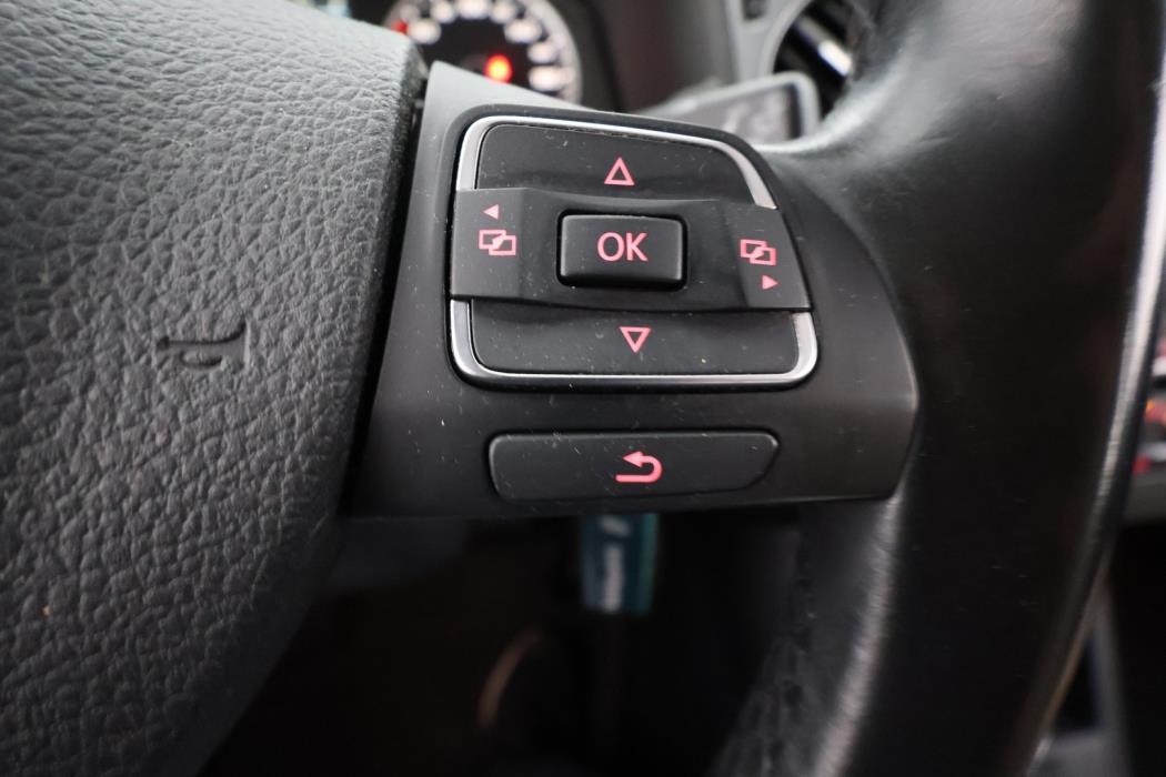 VOLKSWAGEN Tiguan 2011