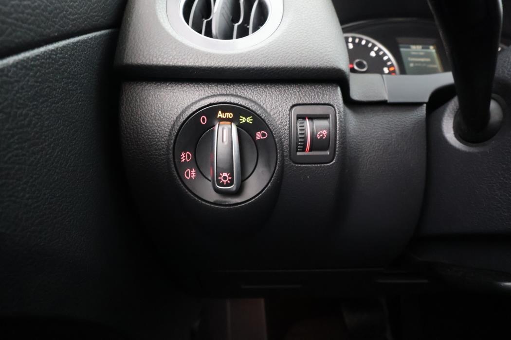 VOLKSWAGEN Tiguan 2011