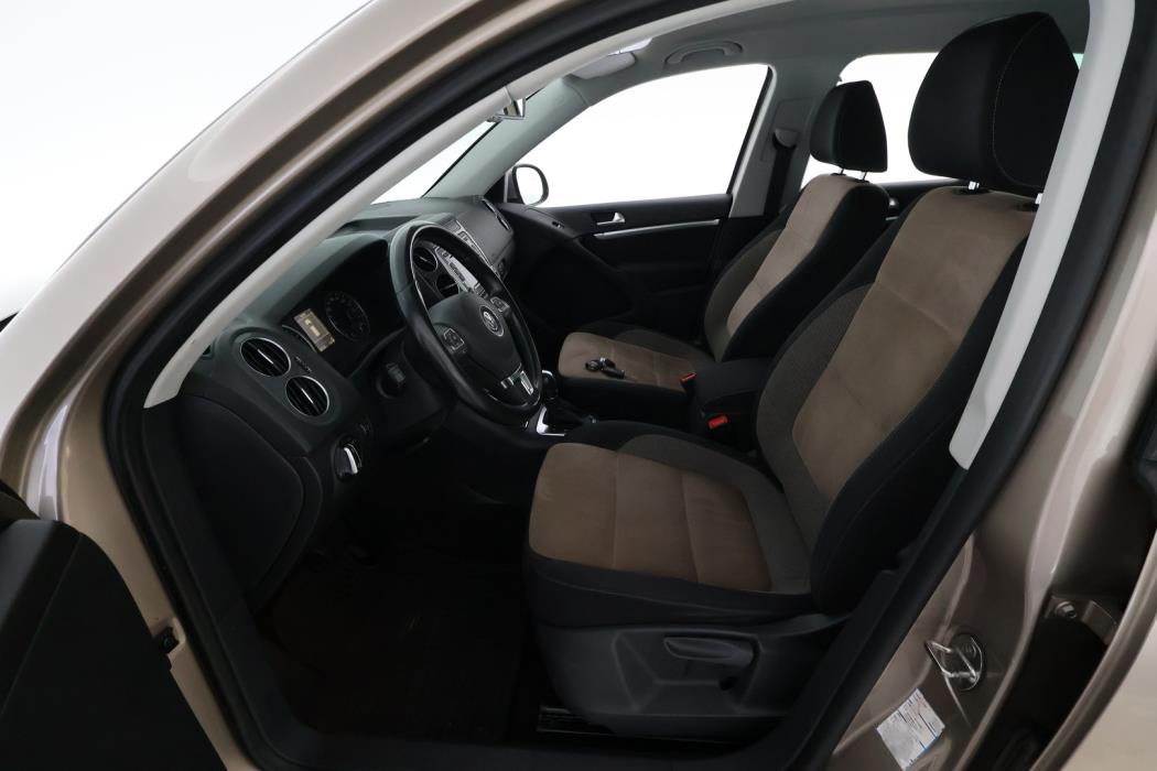 VOLKSWAGEN Tiguan 2011