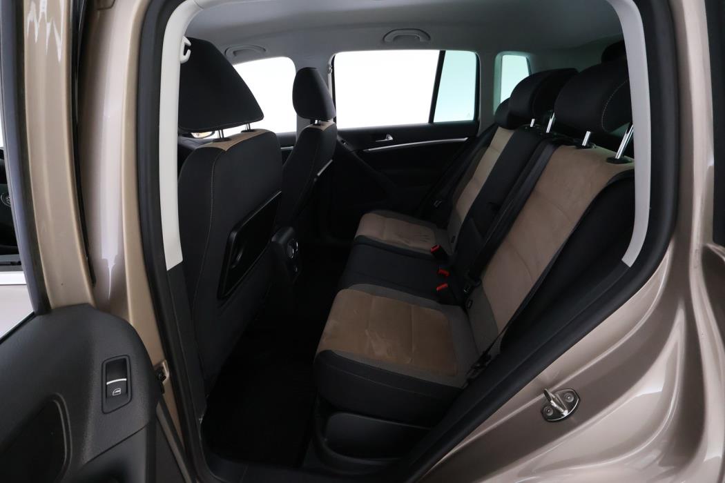VOLKSWAGEN Tiguan 2011