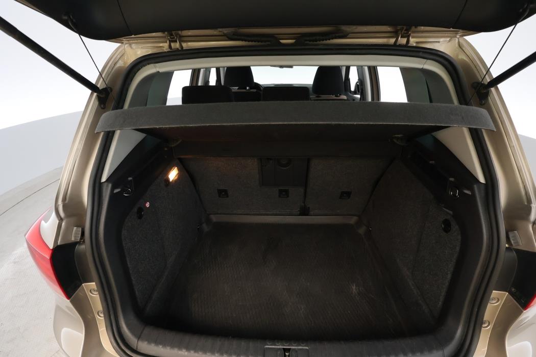 VOLKSWAGEN Tiguan 2011