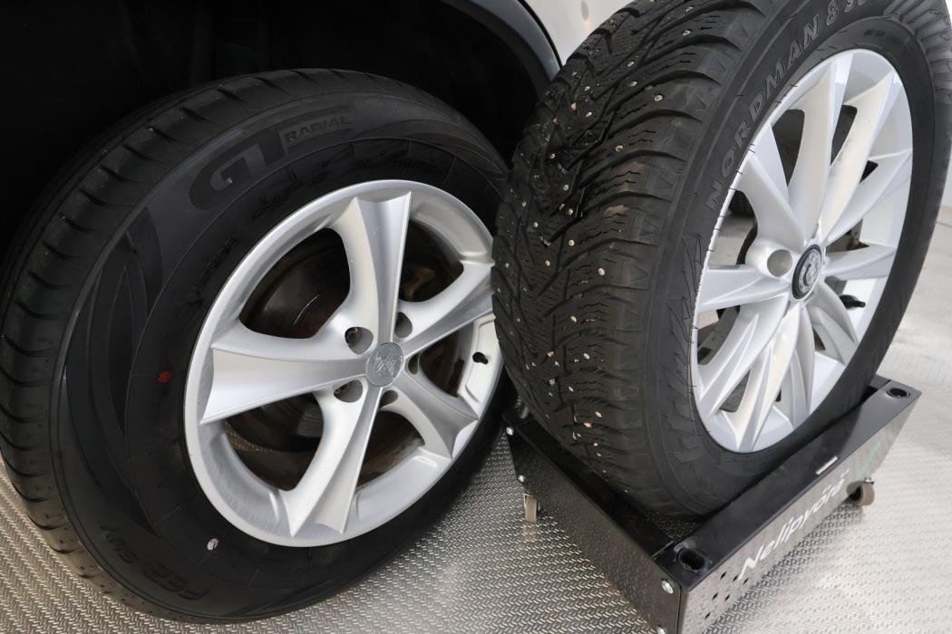 VOLKSWAGEN Tiguan 2011