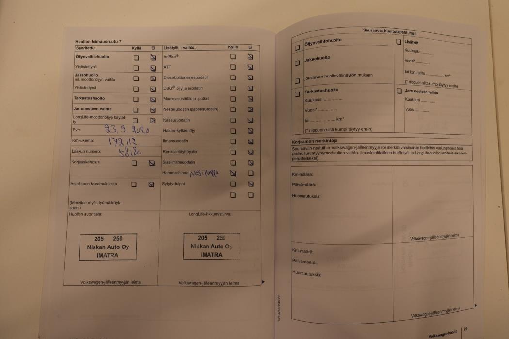 VOLKSWAGEN Tiguan 2011