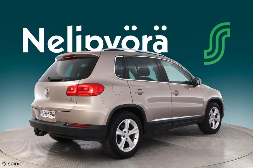 VOLKSWAGEN Tiguan 2011