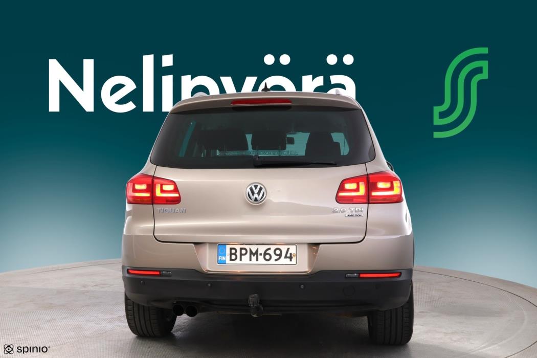VOLKSWAGEN Tiguan 2011