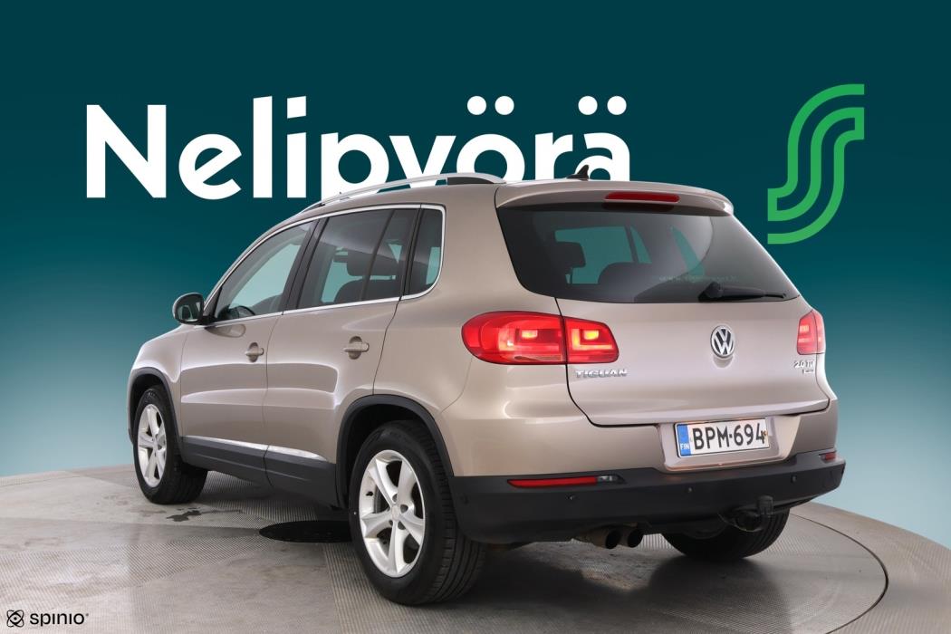 VOLKSWAGEN Tiguan 2011