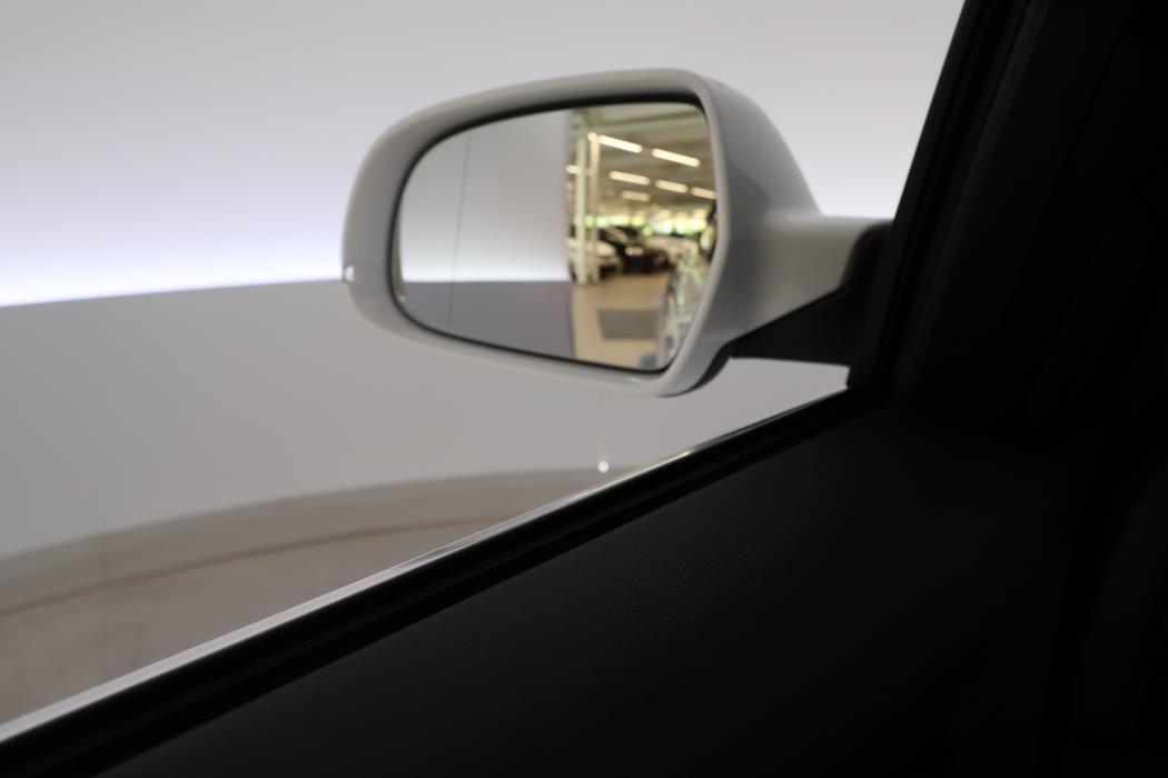 AUDI A4 2015
