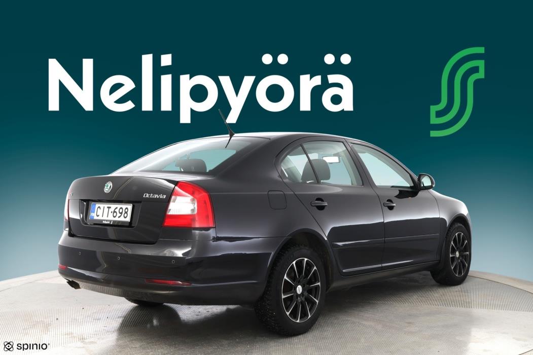 SKODA Octavia 2012